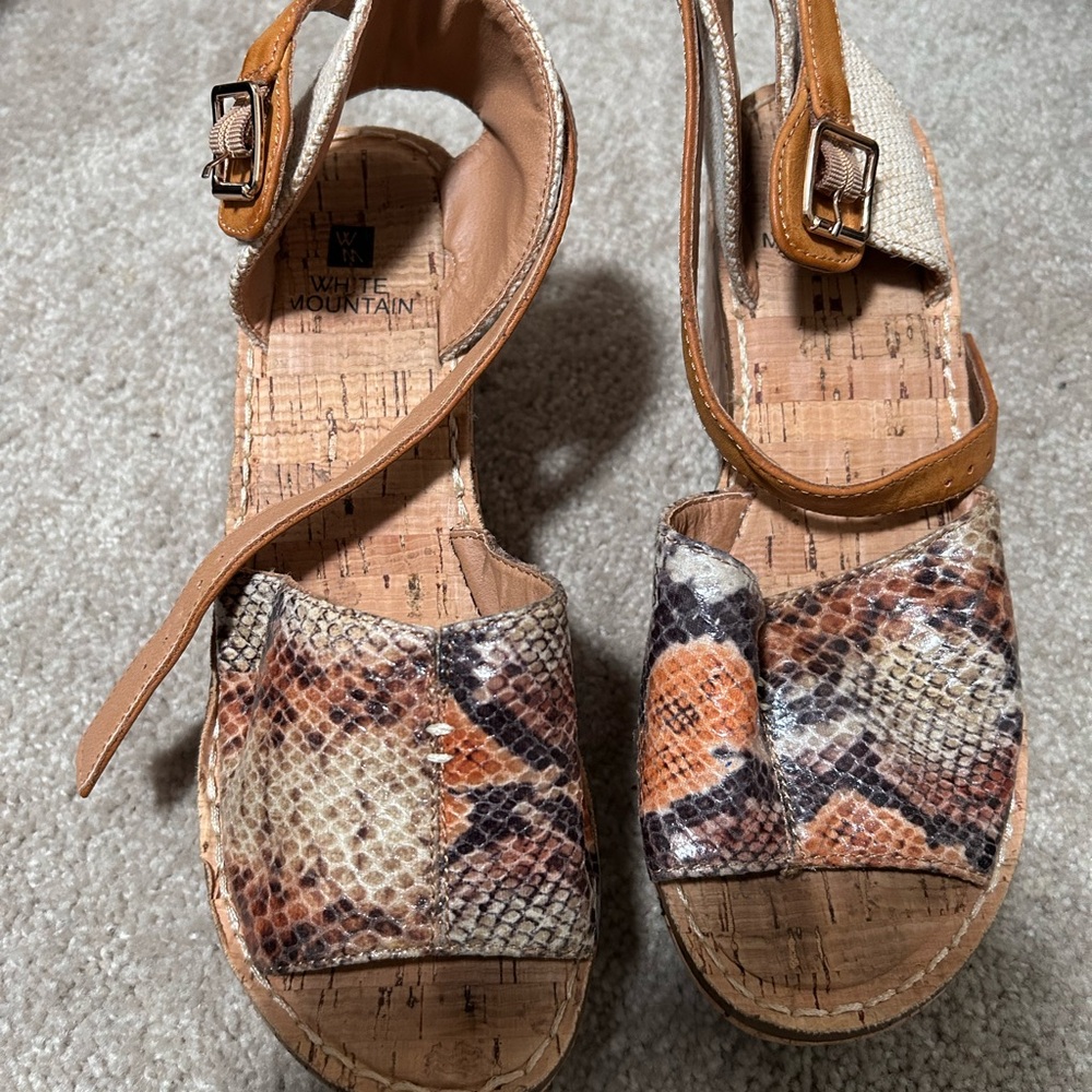 White Mountain wedge size 6.5